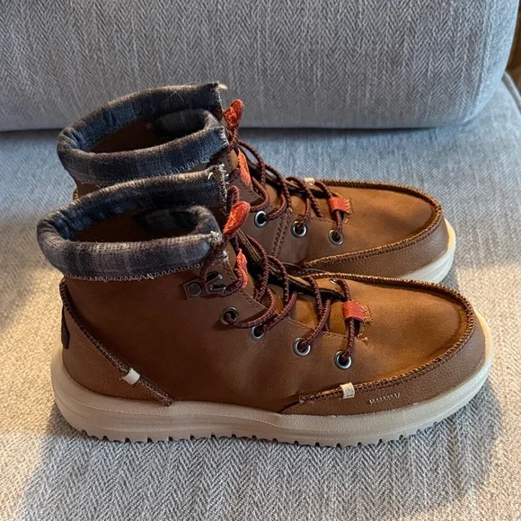 Hey Dude Kids Tan Boots - Picture 1 of 3